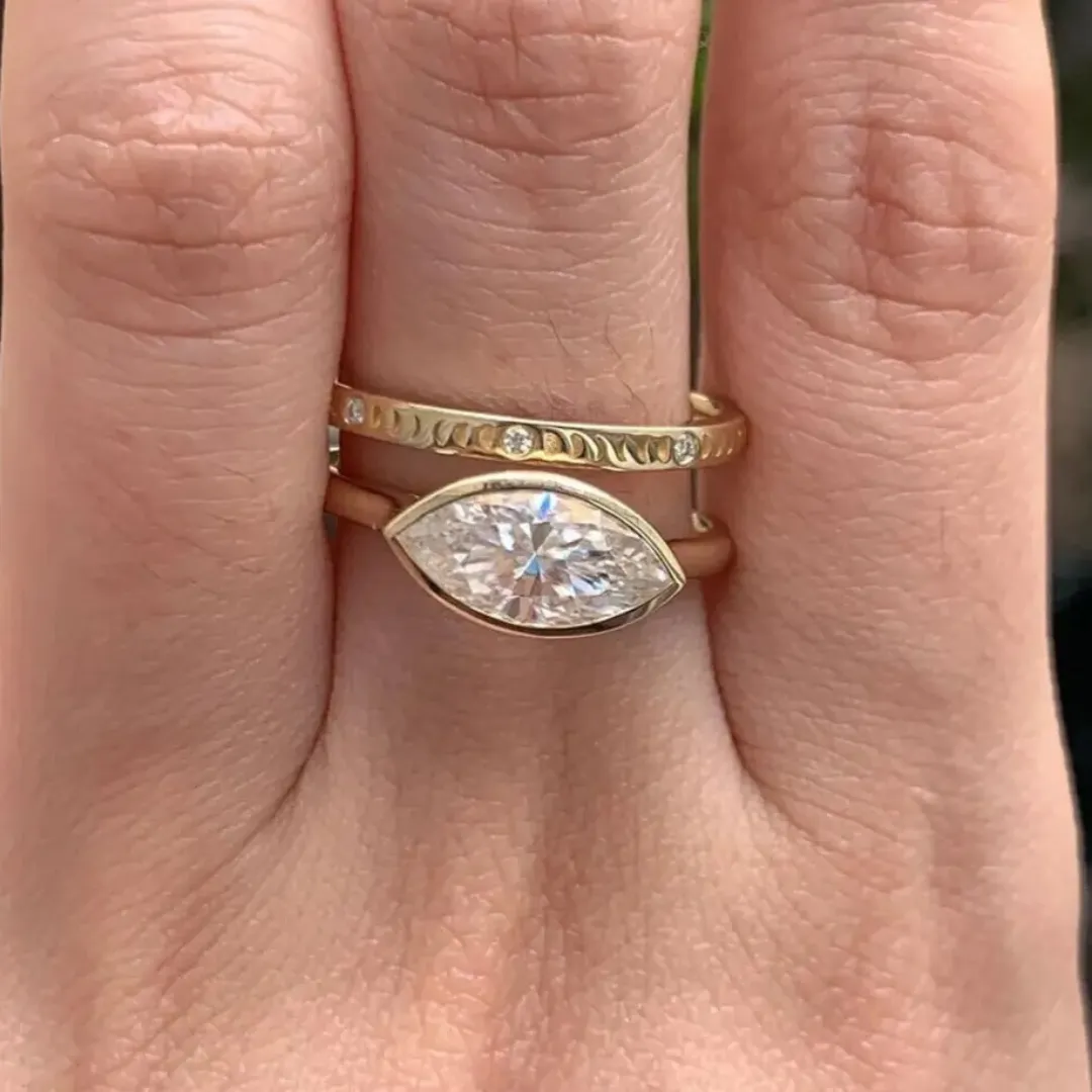 /public/photos/live/Solitaire Marquise Cut Bezel Moissanite Matching Ring Set 564 (2).webp